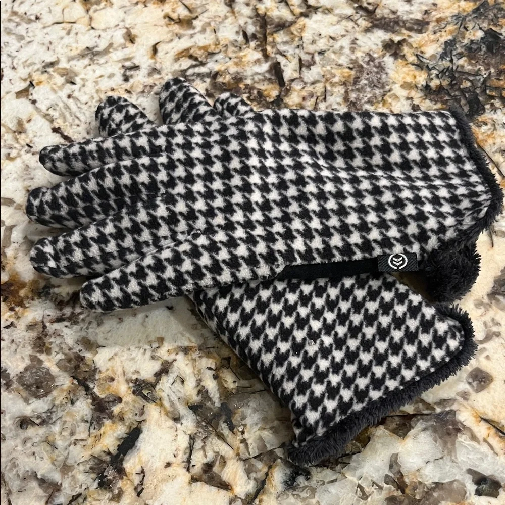 Houndstooth Patterned Gloves
